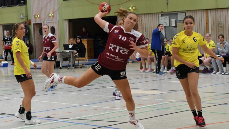 Marie Koenig (TSV)/Beatrice Lucas (SG)
Handball Frauen Landesliga Sied Schleswig-Holstein 1. Spieltag 2022/2023: TSV Bargteheide - SG Todesfelde/Leezen II