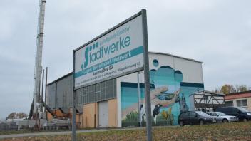 Im Heizwerk in Ludwigslust erzeugen die Stadtwerke Ludwigslust-Grabow mithilfe von Biogas und Erdgas Fernwärme. Aktuell wird über eine Erweiterung des Fernwärmenetzes nachgedacht.