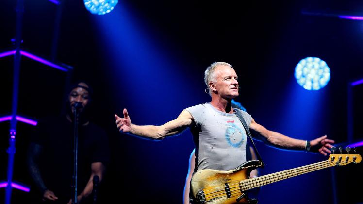 Rockstar Sting muss Konzerte in Deutschland verschieben.