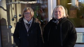 Margit Hegenbart-Herrmann (li.) und Birgit Schröder von der Flüchtlingshilfe „Bunte Vielfalt“ in Amt und Stadt Bargteheide berichteten über Stand ihrer Arbeit.