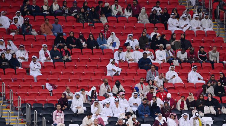 FUSSBALL WM 2022 VORRUNDE GRUPPE A - EROEFFNUNGSSPIEL: Katar - Ecuador 20.11.2022 Viele Zuschauer haben das Stadion sehr