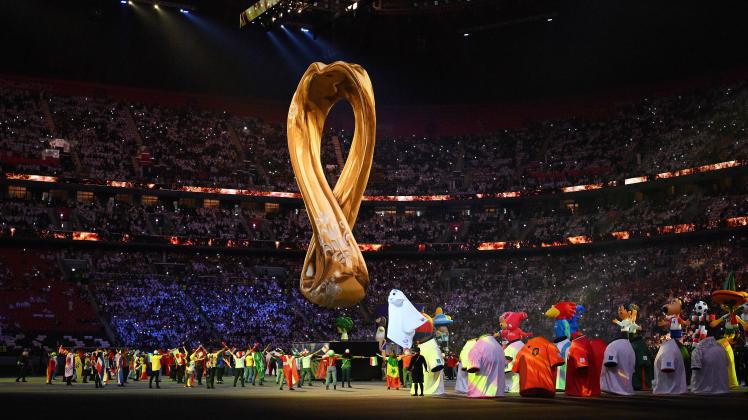 FUSSBALL WM 2022 VORRUNDE GRUPPE A - EROEFFNUNGSSPIEL: Eroeffnungsshow Katar - Ecuador 20.11.2022 Das Logo und das Mask