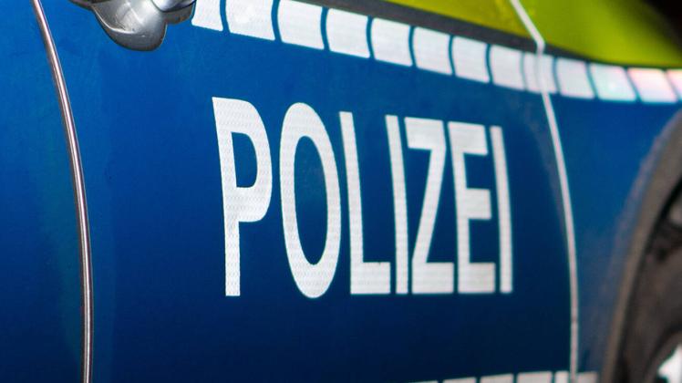 Melle, Deutschland 17. Dezember 2021: Ein Einsatzfahrzeug, Streifenwagen, der Polizei mit Schriftzug. Landkreis Osnabrüc