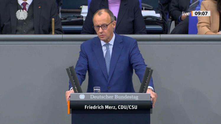Schlagabtausch im Bundestag: Merz wirft Scholz Wortbruch vor Schlagabtausch im Bundestag: Merz wirft Scholz Wortbruch vor