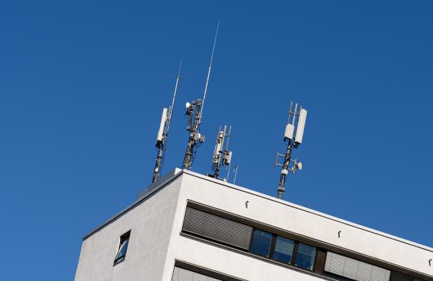 In manchen Gegenden ist das Internet noch ziemlich schlecht. In manchen Gegenden ist das Internet noch ziemlich schlecht.