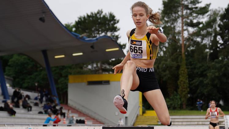 Deutsche Leichtathletik-Jugendmeisterschaften; Rostock, 01.08.2021 Adia Budde (TSV Altenholz) am 01.08.2021 waehrend de