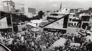 2003 verschwanden die Häuser mit den spitzen Giebeln vom Delmenhorster Marktplatz.