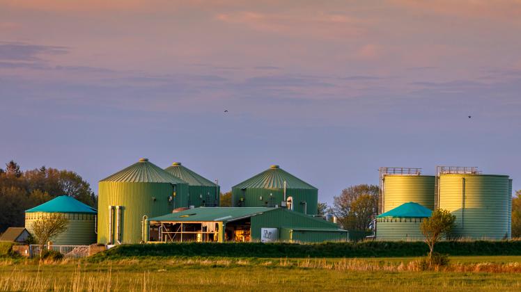 Biogasanlage *** Biogas plant