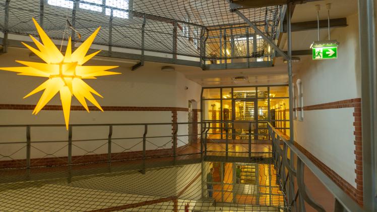 Justizvollzugsanstalt Neumünster: So lebt es sich zwischen Schule, Sporthalle und psychischer Betreuung im Gefängnis
