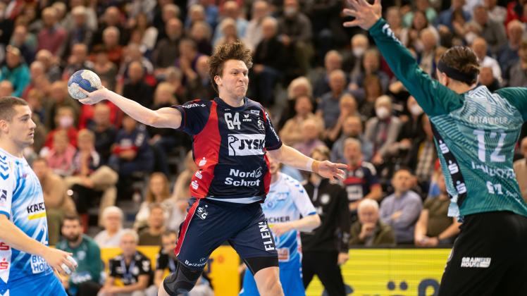 Handball Bundesliga - Saison. 2022/23 - SG Flensburg-Handewitt gegen TVB Stuttgart - Lasse Möller - 27.11.2022 - Foto Marcus Dewanger