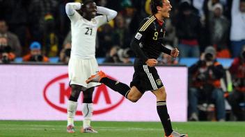 AFRCIA WC OZIL SOCCER/FUTBOL WORLD CUP 2010 GHANA VS ALEMANIA Action photo of Mesut Ozil of Germany (R), during game of