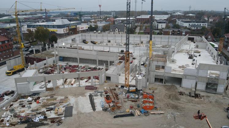 Das neue Ems-Center in Papenburg nimmt immer mehr Konturen an. 