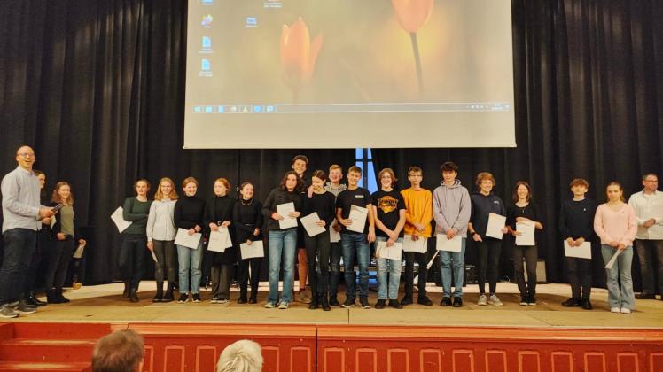 18 Schüler erreichten Bronzestufe beim Internationalen Jugendprogramm