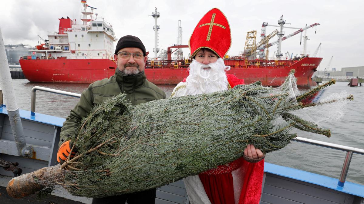 Wie der Nikolaus die Seeleute im Rostocker Hafen beschenkt NNN