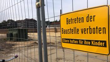 Auf der Baustelle für das neue Delmenhorster Krankenhaus soll es jetzt in die Höhe gehen.  