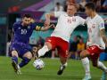 Kamil Glik (C) of Poland vies for the ball with Lionel Messi of Argentina during a FIFA World Cup, WM, Weltmeisterschaft