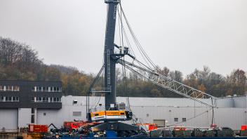 Holtenauer Hochbrücke nach Kollision gesperrt