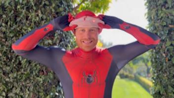 Prinz Harry im Spider-Man-Kostüm