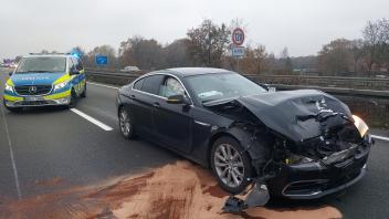 Unfall auf der Autobahn 30 bei Hörstel im Kreis Steinfurt, Fahrtrichtung Osnabrück, 4.12.2022