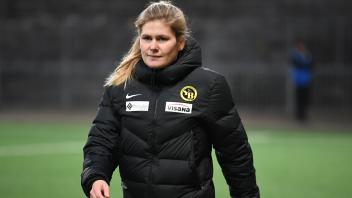 26.11.2022, Bern, Stadion Wankdorf, Axa Women s Super League: BSC YB-Frauen - Grasshopper Club Zürich, Trainer Imke Wübb