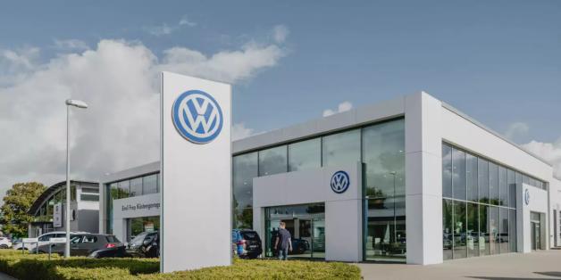 Der Küstengaragen-Standort in Kiel ist Vertriebspartner für Volkswagen, SEAT und CUPRA sowie zusätzlich Vertragswerkstatt für ŠKODA und Volkswagen Nutzfahrzeuge.