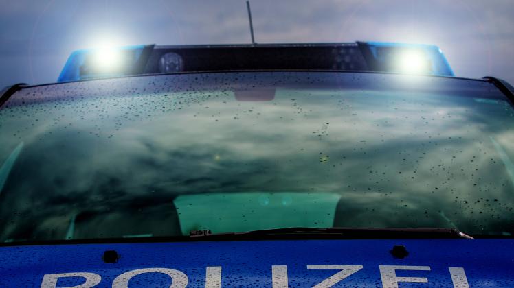 Bamberg, Deutschland 03. Dezember 2022: Themenbilder - Symbolbilder - Polizei Blaulicht - 2022 Ein Einsatzfahrzeug der P