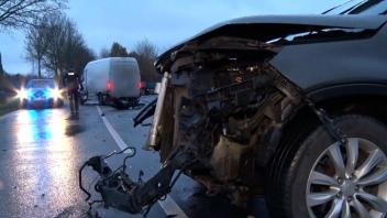 SUV kracht in Sprinter: Verletzte bei Unfall in Bersenbrück