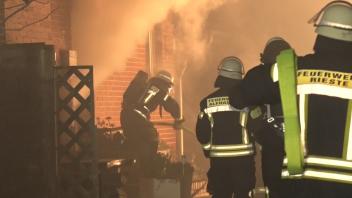 Am Mittwochabend musste die Feuerwehr eine Brand in einem Wohnhaus in Heeke löschen.