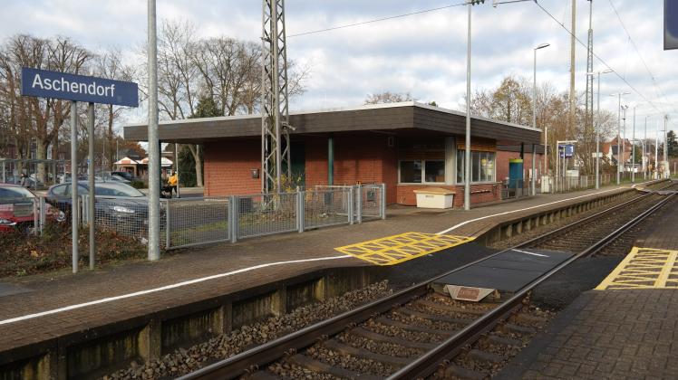 Nach wie vor ist Gleis 2 in Aschendorf weder über eine Brücke, noch über einen Fahrstuhl erreichbar.