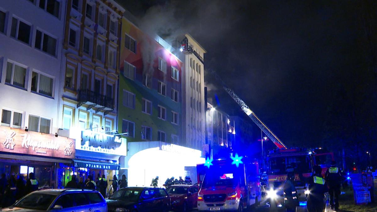 Fünf Verletzte bei Hausbrand auf Hamburger Reeperbahn