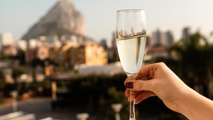 Champagner statt Selters: In manchen Städten geht das mit 1000 Euro im Monat