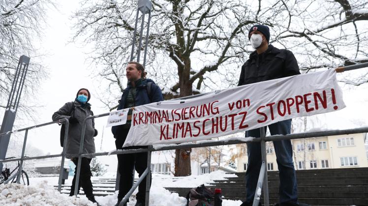 16.12.2022, Kiel. Klimakleberdebatte Landtag. Radikale Proteste helfen dem Klima nicht, sagt die FDP und prügelt sich mit Grünen um zivilen Ungehorsam --- Foto STAUDT
