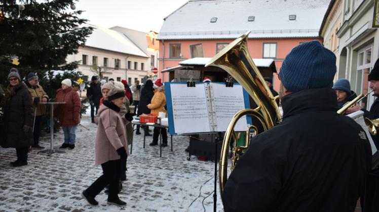 Die Blasmusikkapelle der Krakower Feuerwehr sorgt am Adventswochenende für die musikalische Unterhaltung.
