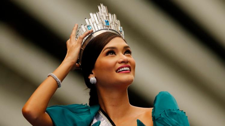 Miss Universe Pia Alonzo Wurtzbach homecoming parade in Manila