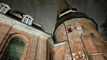 Rellinger Kirche bei Nacht
