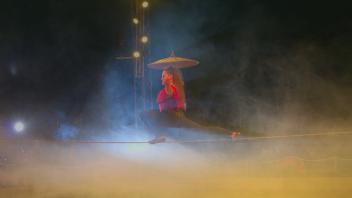 In der Weihnachtsvorstellung des Zirkus Francalli werden in Papenburg Artisten aus der Ukraine, Tschechien und Mexiko auftreten. 