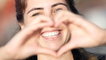 Heart shape with teeth