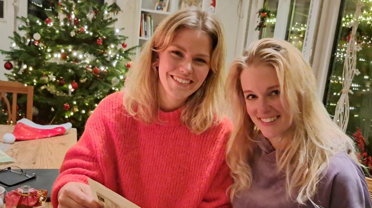 Kristin Hansen (links) und Maria Nissen aus Niebüll stehen inzwischen bei großen TV-Produktionen vor der Kamera.