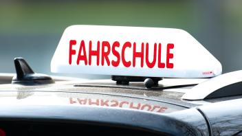 Fahrschüler müssen oft lange auf Prüfung warten