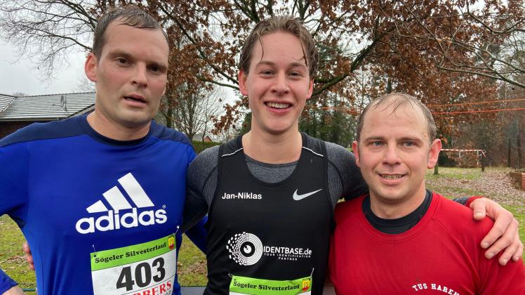 Die Besten über 5 km v.l. Heiner Burrichter, Sieger Jan-Niklas Ricke und Tobias Dall