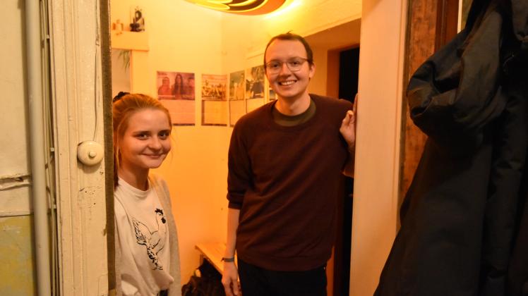 Frieda Schubert und Reik Fischer begrüßten Teilnehmer des Taizé-Treffens in ihrer Wohnung.