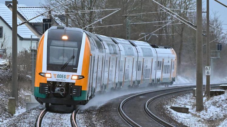 Ab Montag fährt der RE 8 wieder durch bis Berlin | SVZ