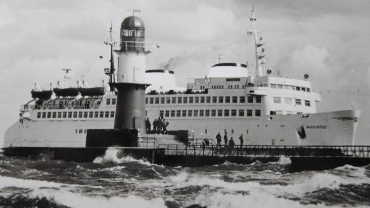 Das Fährschiff „Warnemünde“ war von 1963 bis 1995 vom Seebad Warnemünde aus im Einsatz. Im September 1903 wurde es auf der Neptun Wert in Dienst gestellt.