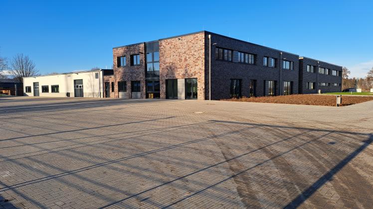 8,5 Millionen Euro hat die neue Ausbildungswerkstatt der Bundeswehr in Weener gekostet.