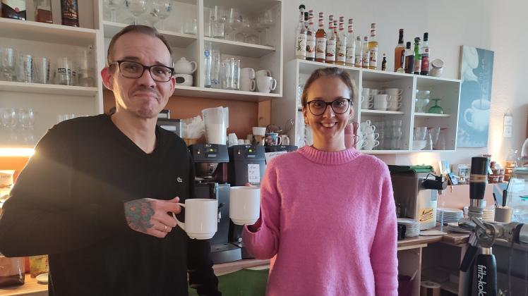 Bei Sebastian und Tatjana Müller im gleichnamigen Café bringen die meisten Kunden ihren eigenen To-Go-Becher mit.