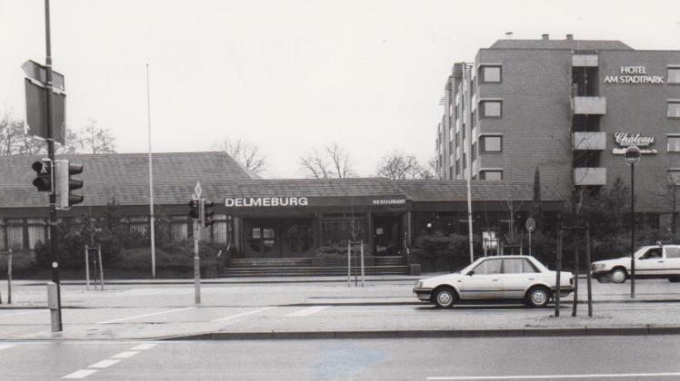 Sie sind längst wieder aus dem Stadtbild verschwunden: die Delmeburg und das Hotel am Stadtpark im Jahr 1989.