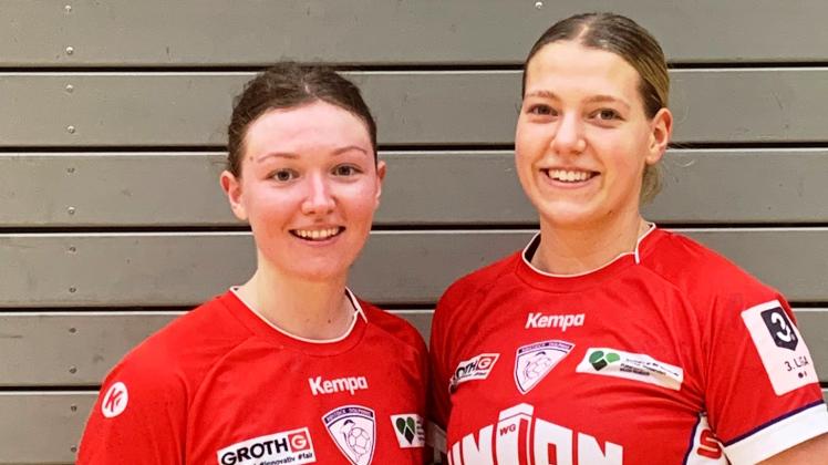 Die Neuzugänge Jana Grützner (links) und Britt Punzius feierten im Testspiel beim SV Grün-Weiß Schwerin ihren Einstand im Trikot des Rostocker HC.