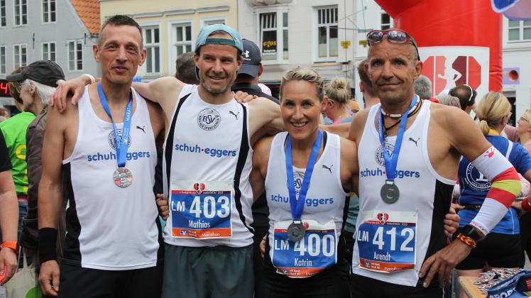  BSV-Marathon-Team (v.l. Jansen, Todt, Brühe / dazwischen Katrin Hammon) 