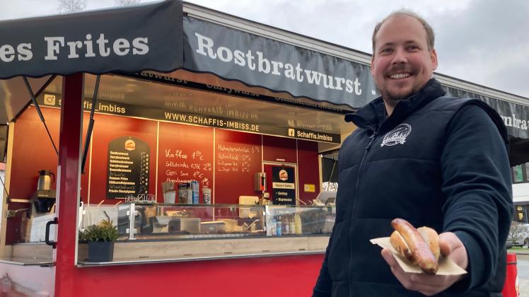 Bratwurst & Co. bietet Marvin Schaffhausen jetzt immer freitags von 13 bis 18 Uhr auf dem Wochenmarkt in Ganderkesee an. Schaffis Imbiss Delmenhorst