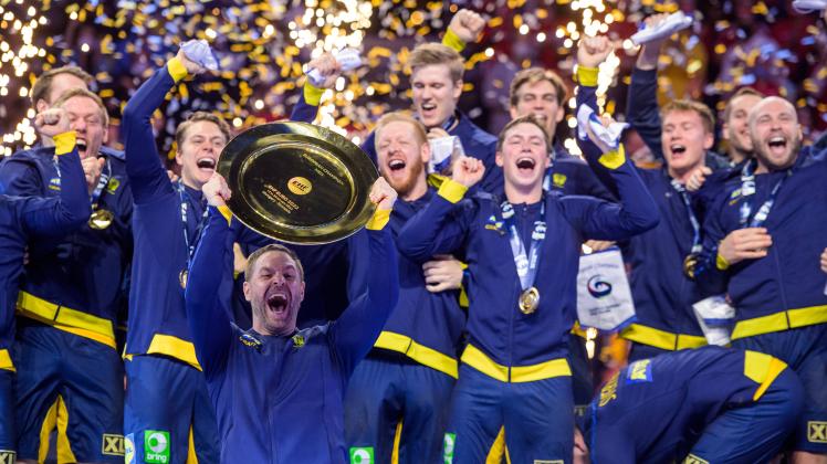220130 Goalkeeper Andreas Palicka of Sweden celebrate with the trophy after the EHF European Handball Championship fina